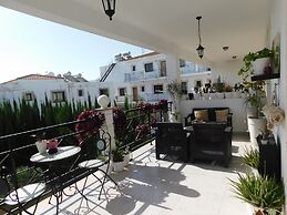 Paramount Gardens Resorts C202