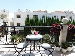 Paramount Gardens Resorts C202