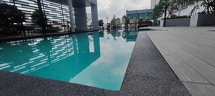 THR1 Cozy Studio with Netflix SKYTREES