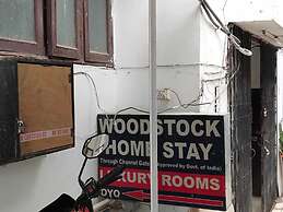 WoodStock Homestay By GRB