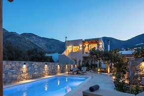 KaYa SeaView Residence