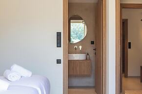 KaYa SeaView Residence