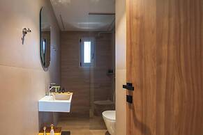 KaYa SeaView Residence