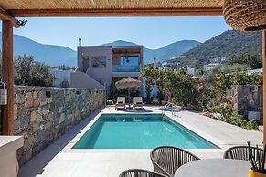 KaYa SeaView Residence