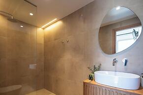 KaYa SeaView Residence