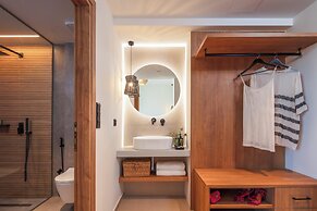 KaYa SeaView Residence