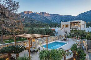 KaYa SeaView Residence