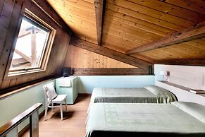 Residence with private beach in Bosa Marina