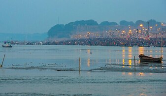 KUMBH CAMP OM