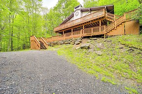Family Home ~ 2 Mi to Beech Mountain Ski Resort!