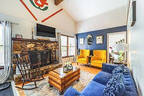 Family Home ~ 2 Mi to Beech Mountain Ski Resort!