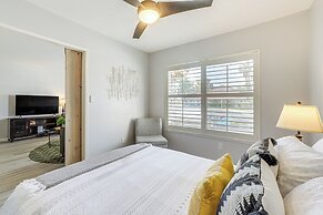 Pool Access & Mtn Views: Palm Springs Retreat!