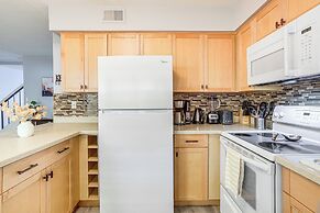 Pool Access & Mtn Views: Palm Springs Retreat!