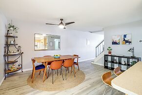 Pool Access & Mtn Views: Palm Springs Retreat!