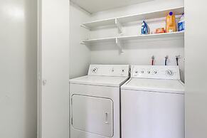 Pool Access & Mtn Views: Palm Springs Retreat!