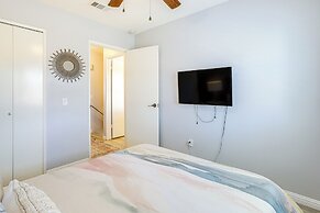 Pool Access & Mtn Views: Palm Springs Retreat!