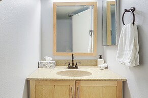 Pool Access & Mtn Views: Palm Springs Retreat!