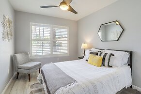 Pool Access & Mtn Views: Palm Springs Retreat!