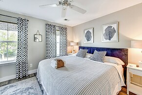 1 Mi to Old Town: Cheerful Bluffton Townhome!