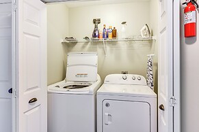 1 Mi to Old Town: Cheerful Bluffton Townhome!