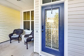 1 Mi to Old Town: Cheerful Bluffton Townhome!