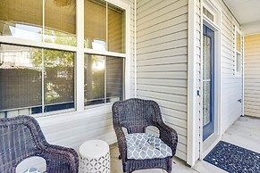 1 Mi to Old Town: Cheerful Bluffton Townhome!