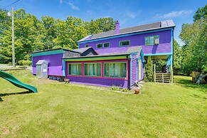 Family-friendly Richmond Cottage w/ Private Yard