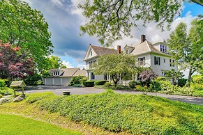 Geneva Vacation Rental w/ Vineyard & Lake Views!