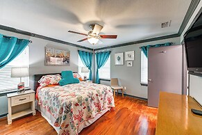 9 Mi to Dtwn: Fort Worth Home w/ Patio & Yard