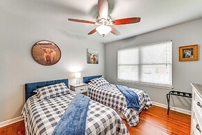 9 Mi to Dtwn: Fort Worth Home w/ Patio & Yard