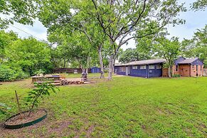 9 Mi to Dtwn: Fort Worth Home w/ Patio & Yard
