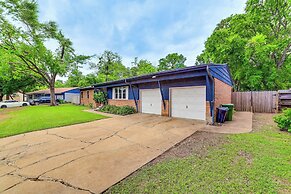 9 Mi to Dtwn: Fort Worth Home w/ Patio & Yard