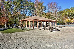 Kayaks & Hot Tub: Pine Bear' Pocono Lake Cabin