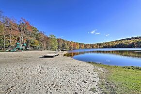 Kayaks & Hot Tub: Pine Bear' Pocono Lake Cabin