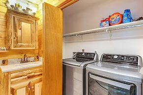 Kayaks & Hot Tub: Pine Bear' Pocono Lake Cabin