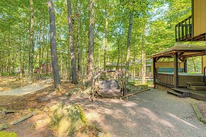 Kayaks & Hot Tub: Pine Bear' Pocono Lake Cabin