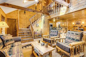 Kayaks & Hot Tub: Pine Bear' Pocono Lake Cabin