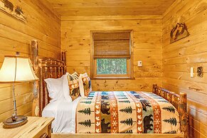 Kayaks & Hot Tub: Pine Bear' Pocono Lake Cabin