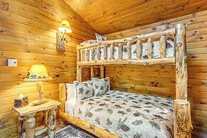 Kayaks & Hot Tub: Pine Bear' Pocono Lake Cabin