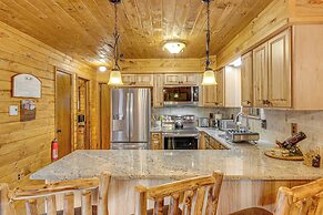 Kayaks & Hot Tub: Pine Bear' Pocono Lake Cabin