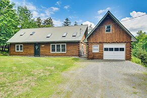 Woodsy Beaver Cove Cabin w/ Deck & Beach Access!