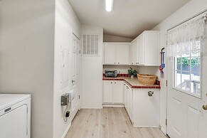 Waterfront Shady Cove Home w/ Fishing Deck!