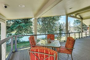 Waterfront Shady Cove Home w/ Fishing Deck!