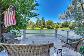 Waterfront Shady Cove Home w/ Fishing Deck!