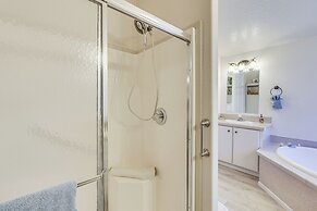 Waterfront Shady Cove Home w/ Fishing Deck!