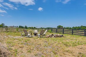 Sprawling Kentucky Getaway w/ Pool & Hot Tub!
