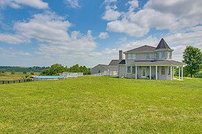 Sprawling Kentucky Getaway w/ Pool & Hot Tub!