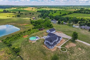 Sprawling Kentucky Getaway w/ Pool & Hot Tub!