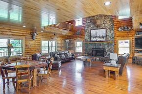 Rustic Retreat in Hickman on 160 Acres w/ Views!