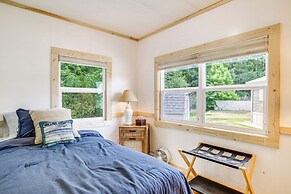 Breezy Ocean Pines Cottage w/ Patio & Pool Access!